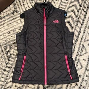 Women’s North Face puffer vest